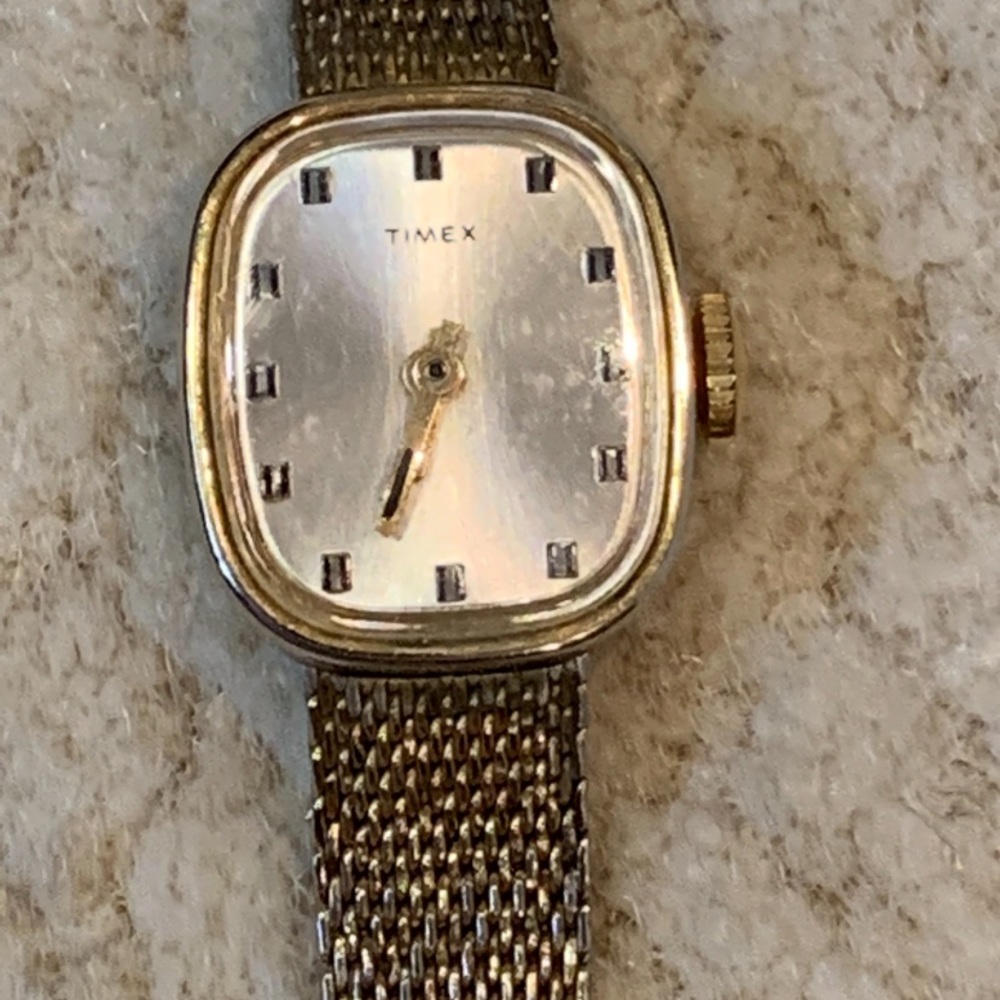 Rectangular Timex Wind Watch Mesh Bracelet. - image 3